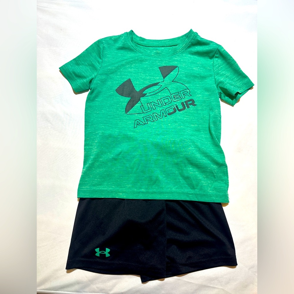 Under Armor 4T Shorts Set